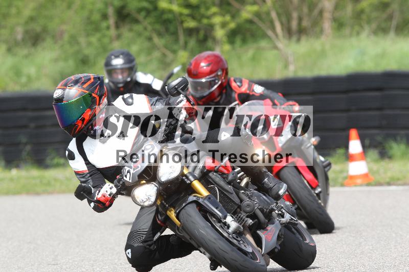 Archiv-2025/10 23.04.2025 Cornu Master School ADR/rot-rouge/59